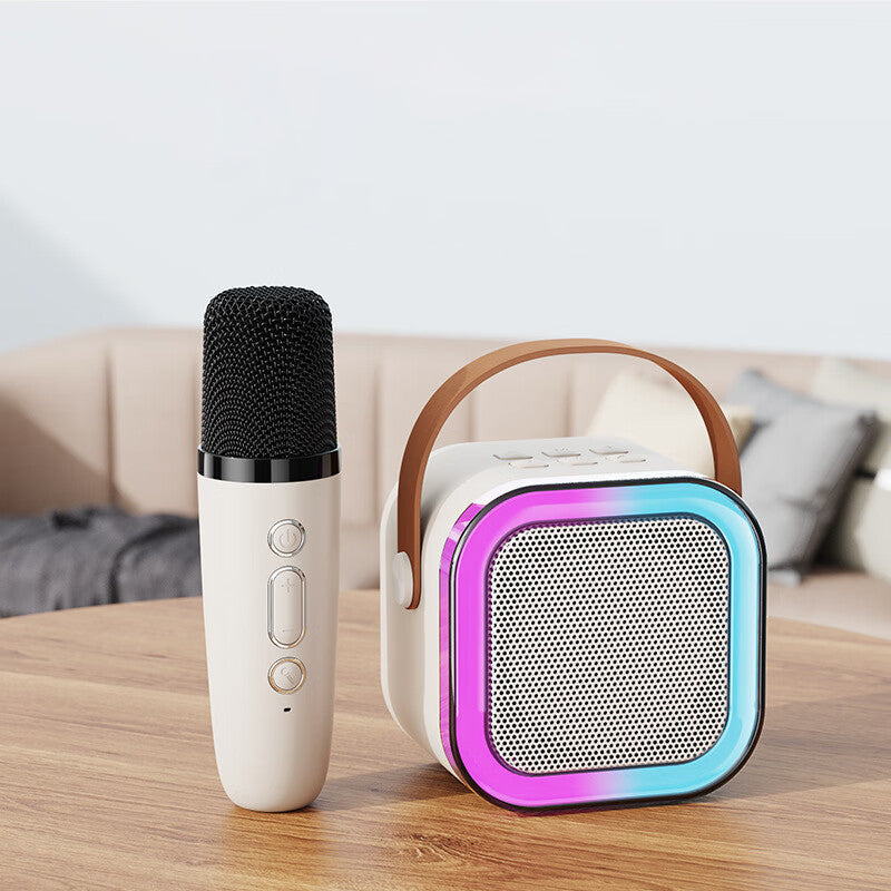 🧸 Mini karaoke machine with wireless microphone