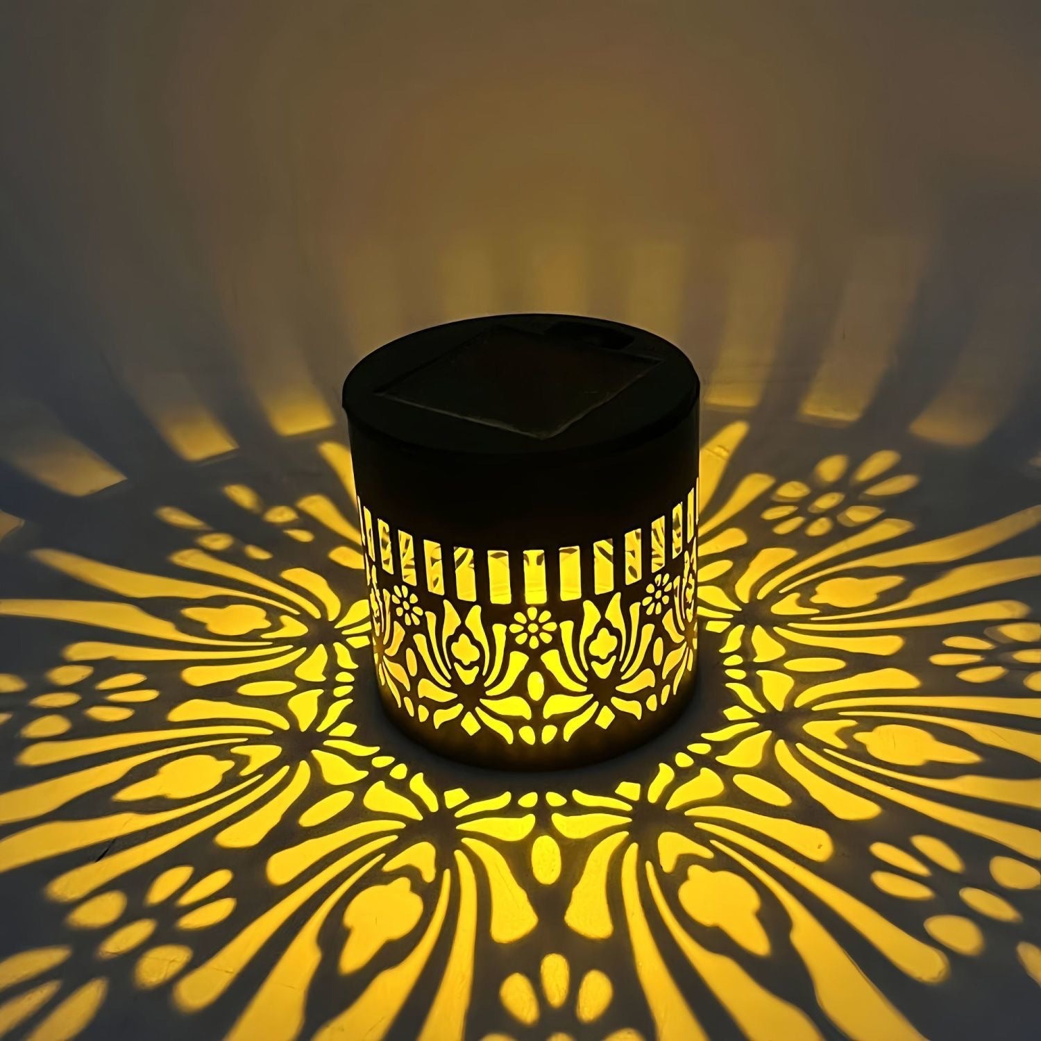 🌞✨Solar-powered mandala projector lamp